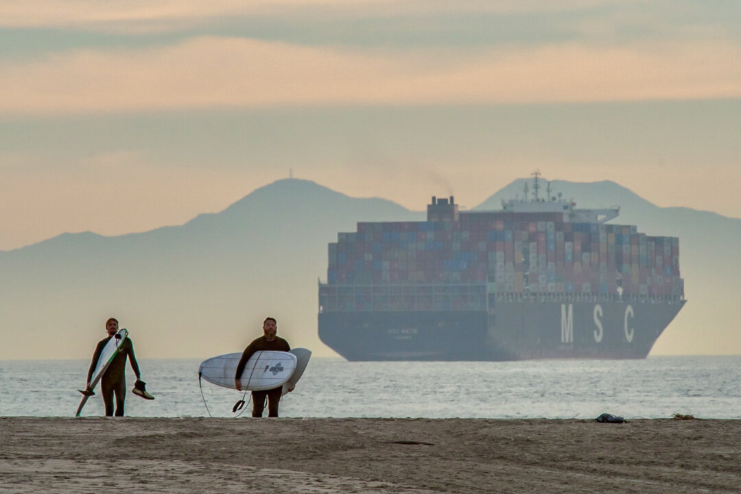 US Import Prices Unexpectedly Fell in July