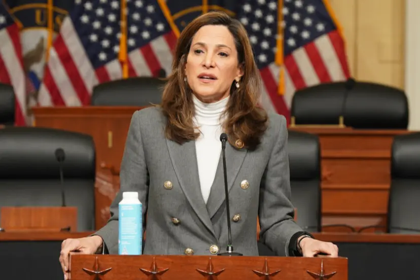 Bipartisan Lawmakers Introduce Dignity Act, Seeking Legal Status for Some Illegal Immigrant Workers