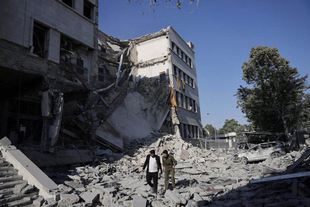 Israel and Syria Agree to Cease-Fire