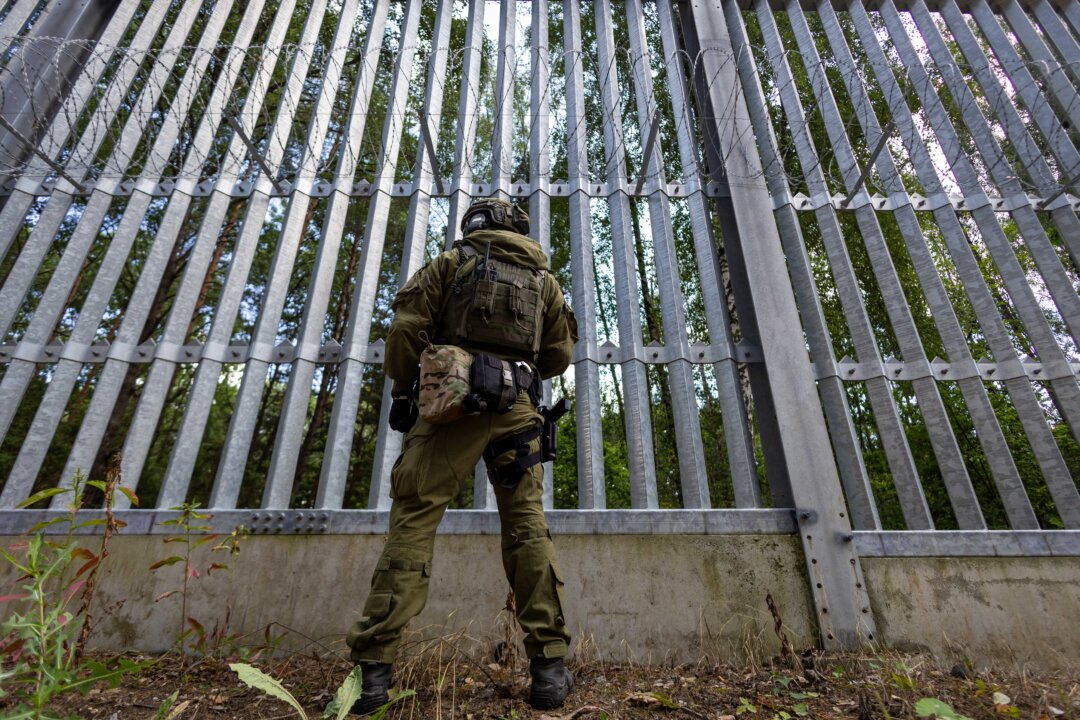 Polish Soldier Acquitted After Firing Shots Toward Migrants Illegally Crossing Border