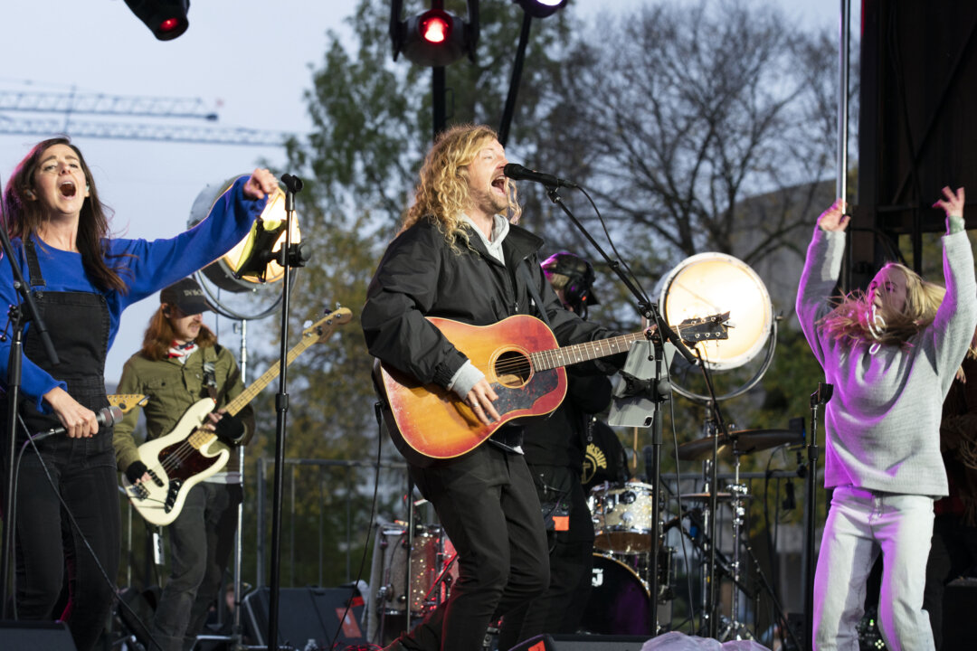 Multiple Canadian Cities Cancel Permits for U.S. Christian Musician Sean Feucht Concerts