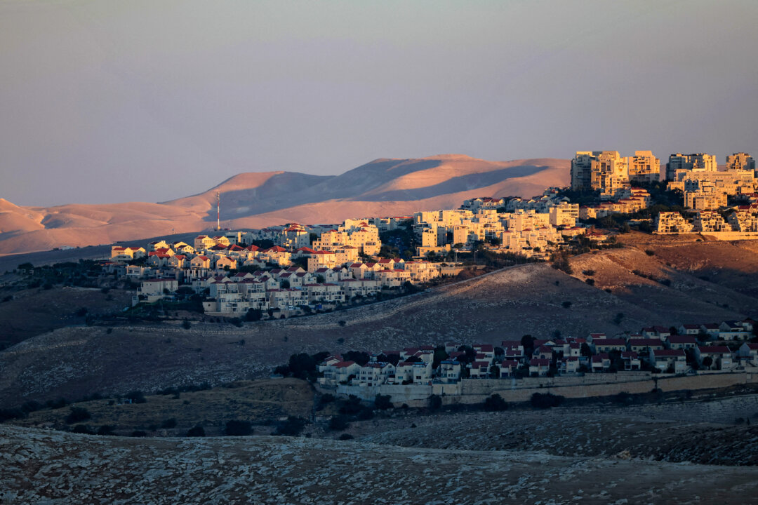 UK, France, Canada Move to Restrict Trade With Israeli West Bank Settlements