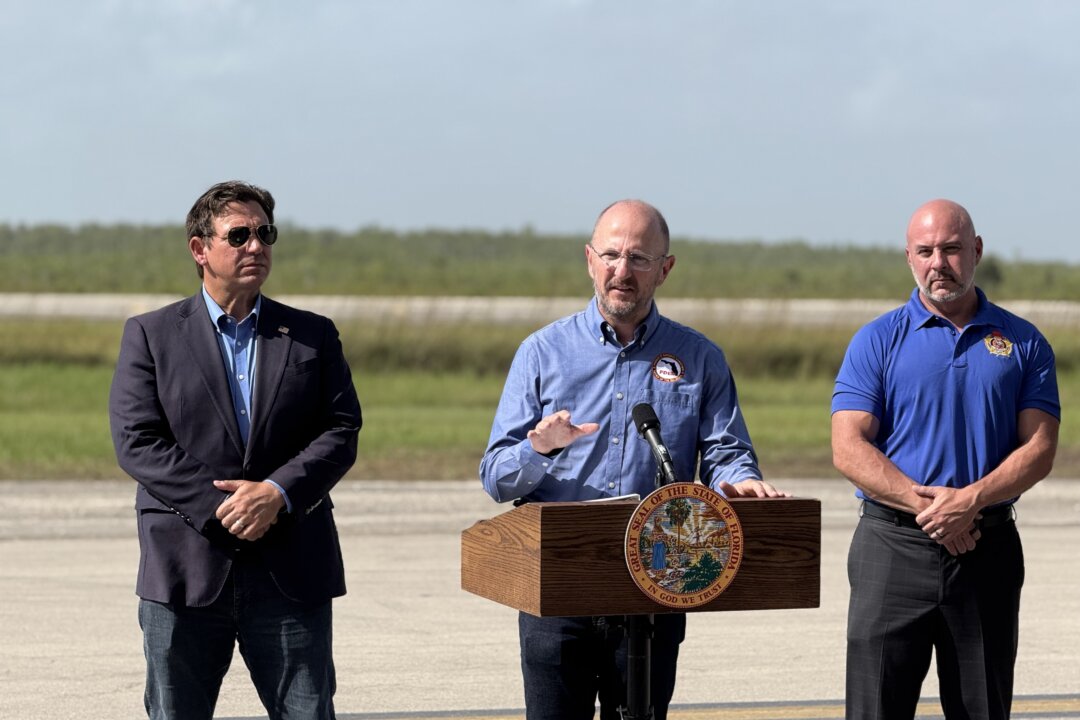 Deportations Begin: First 100 Illegal Immigrants Sent Home from ‘Alligator Alcatraz’ under DeSantis Administration