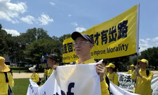 Tortured in China, Asylum Seeker Sees Hope in Falun Gong Protection Act