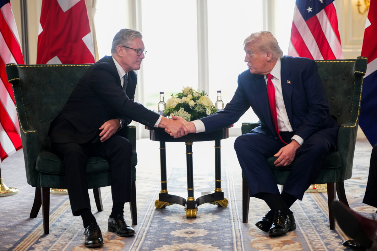 U.S. President Donald Trump (R) greets British Prime Minister Keir Starmer at the Trump Turnberry Hotel and Resort in Scotland on July 28, 2025. (Christopher Furlong/Getty Images)