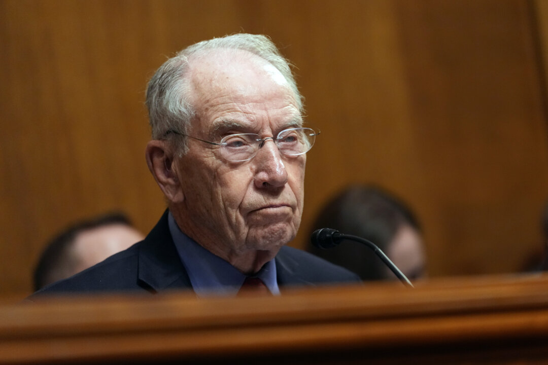 GOP Senator Urges Trump to Place Embargo on Diesel Exports Due to Prices