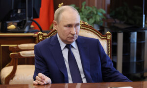 Putin Says He Hopes Ukraine Peace Talks Will Continue as Trump’s Sanctions Deadline Looms