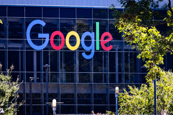 Federal Judge Orders Google to Share Data With Search Competitors
