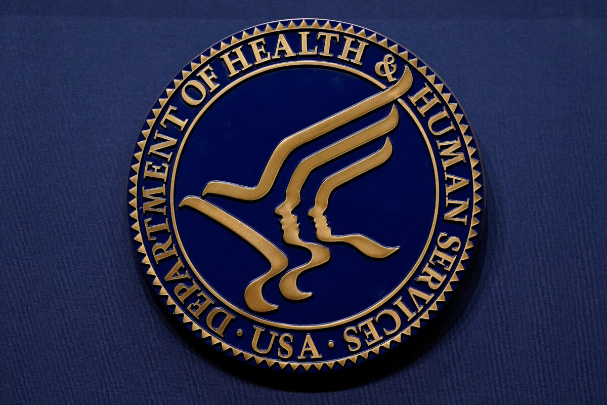 The seal of the U.S. Department of Health and Human Services (HHS) adorns a lectern during a press conference in Washington, on April 16, 2025. (Elizabeth Frantz/Reuters)