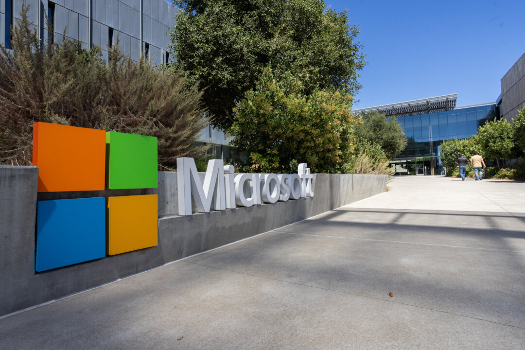 Microsoft Loses $357 Billion in Market Value in Worst Drop Since 2020