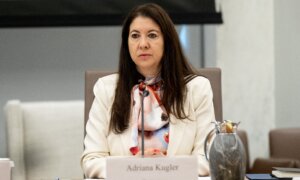 Fed Governor Announces Resignation, Opening Vacancy on Interest Rate-Setting Committee