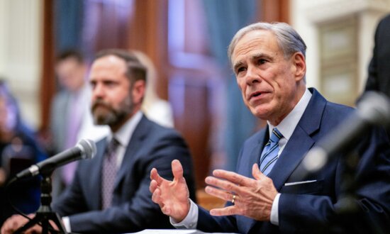 Texas Gov. Abbott Calls for Immediate Second Special Session on Redistricting