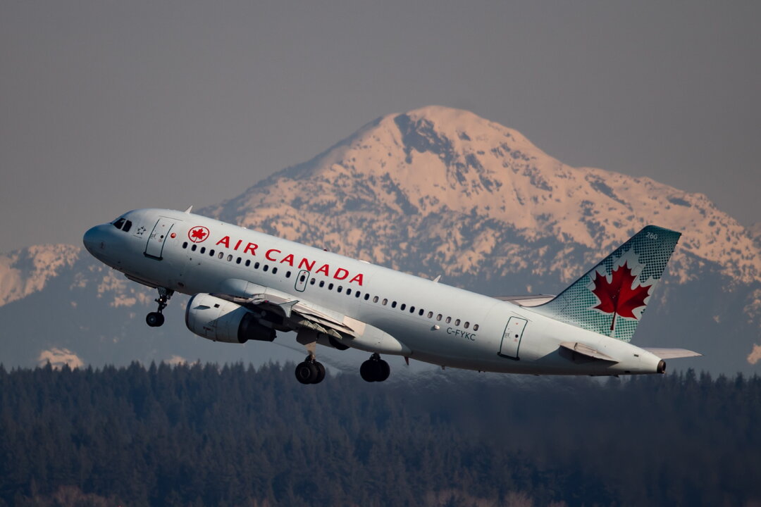 Air Canada Flight Attendants Hold National Protests Amid Contract Talks