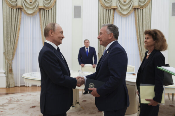 Trump Says ‘Very Good Chance’ of Summit to End Russia–Ukraine War