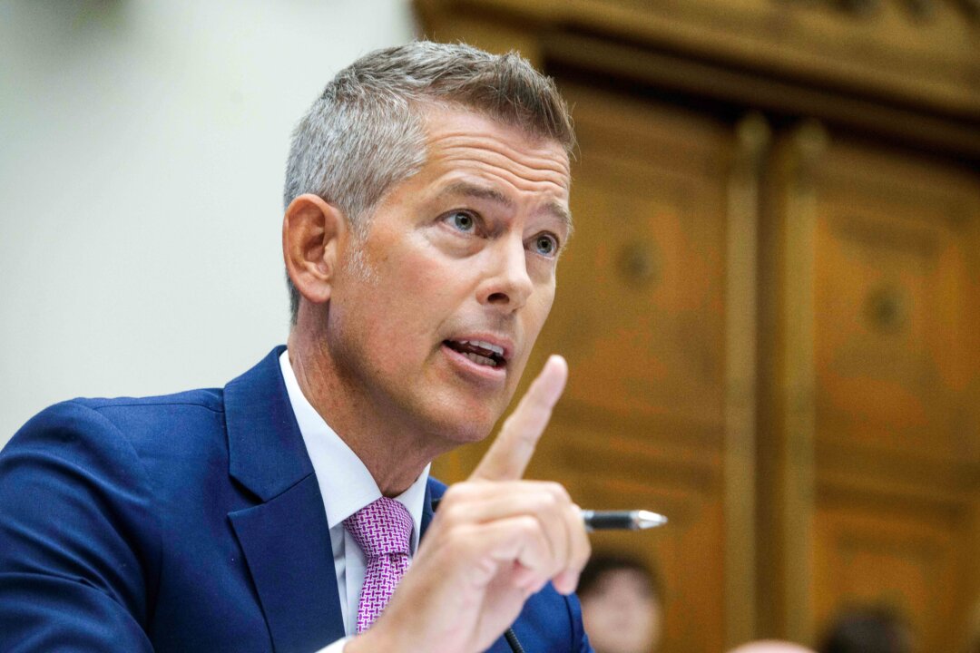 Transportation Secretary Addresses Shutdown Impact on Transportation Systems thumbnail