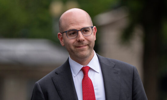 Fed Governor Stephen Miran Resigns From White House Post