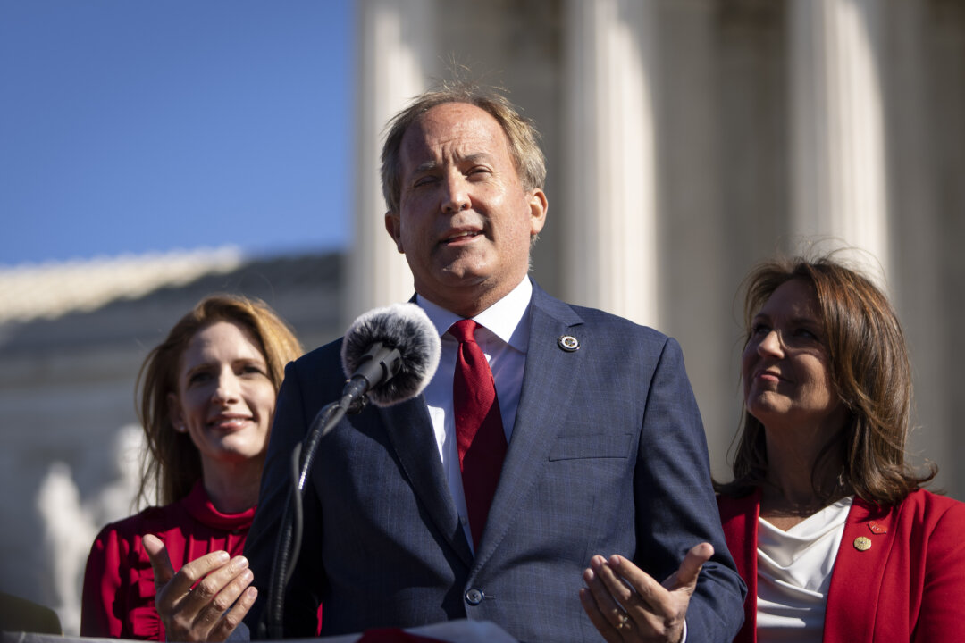Illinois Judge Denies Texas AG’s Request to Help Arrest Absent State Democrats