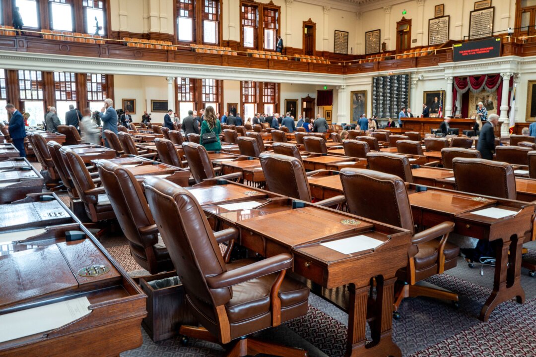 Day in Photos: Texas Capitol Deserted, Waterspout in Cuba, and JD Vance Goes Fishing