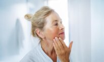 An Herbalist’s Top 5 Anti-Aging Oils for Radiance, Hydration, and Elasticity