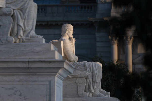 Trump Says Admin Will Ask Supreme Court for Expedited Ruling in Tariffs Appeal