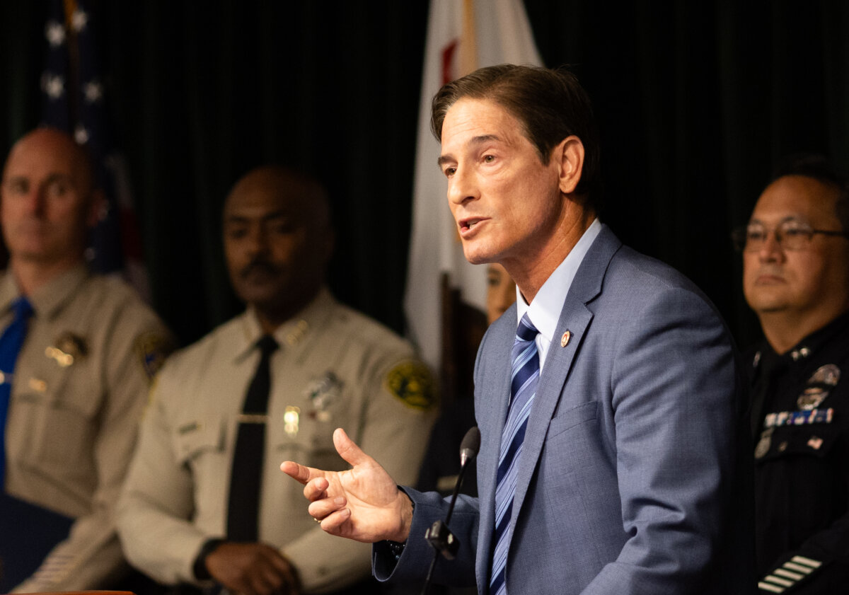 Los Angeles District Attorney Nathan Hochman speaks in Los Angeles, on Aug. 11. 2025. (John Fredricks/The Epoch Times)