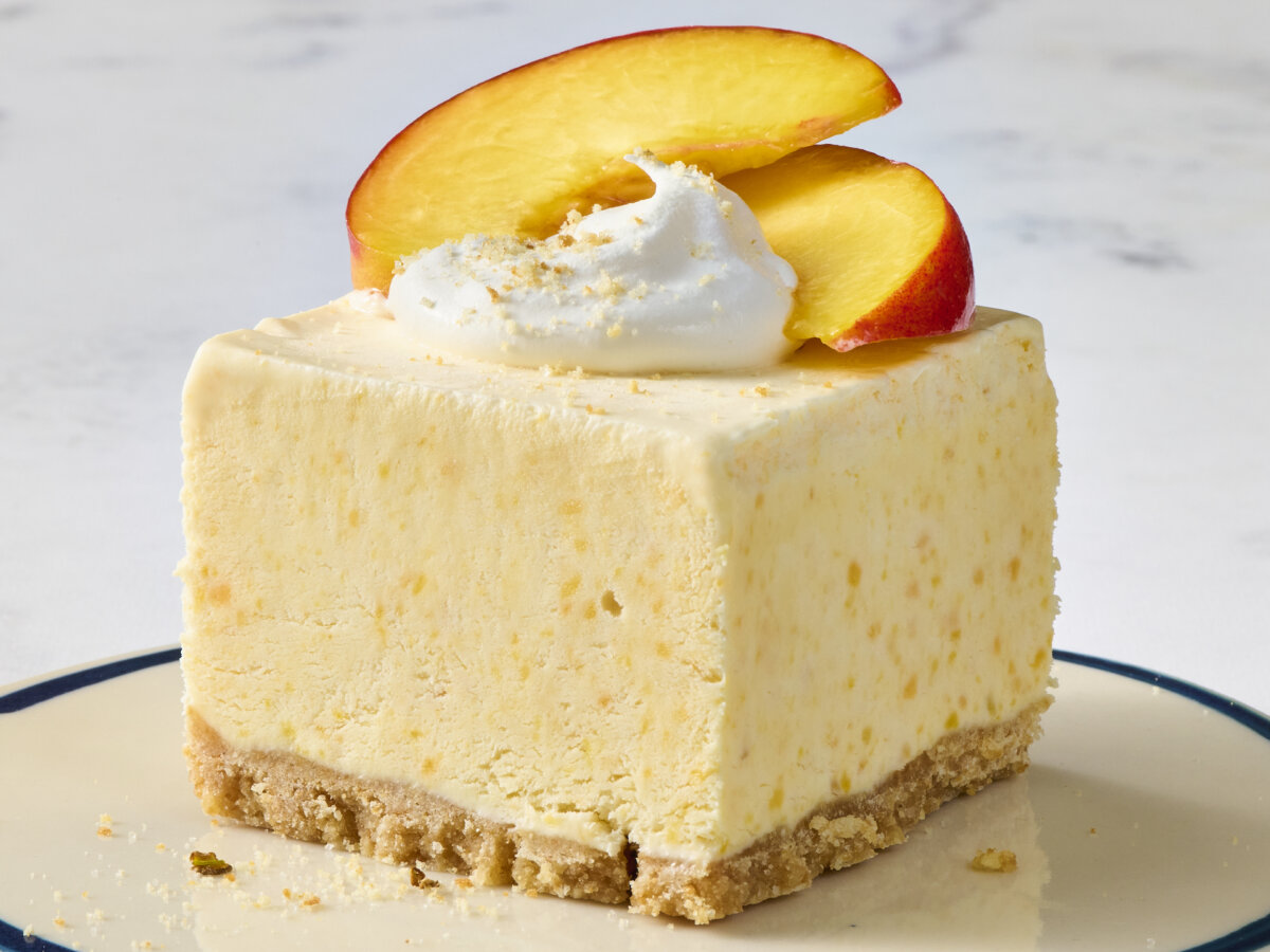 There's summer peach flavor in every bite. (Alex Lepe/TCA)