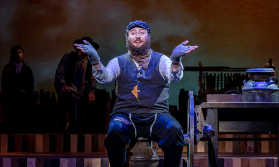 An Intense ‘Fiddler on the Roof’ Resonates in Chicagoland