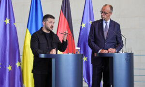 Zelenskyy Says ‘Putin Is Bluffing’ Ahead of Trump Summit; Trump Announces Kennedy Center Honorees