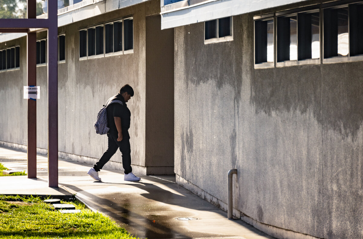Students prepare for the first day of classes, in this file photo. (John Fredricks/The Epoch Times)