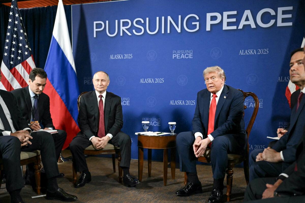 U.S. President Donald Trump and Russian President Vladimir Putin meet during a U.S.–Russia summit on Ukraine in Anchorage, Alaska, on Aug. 15, 2025. (Andrew Caballero-Reynolds/AFP)