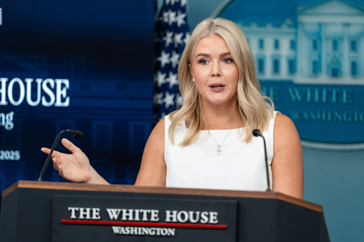 White House press secretary Karoline Leavitt speaks during a press briefing at the White House on Aug. 19, 2025. (Madalina Kilroy/The Epoch Times)