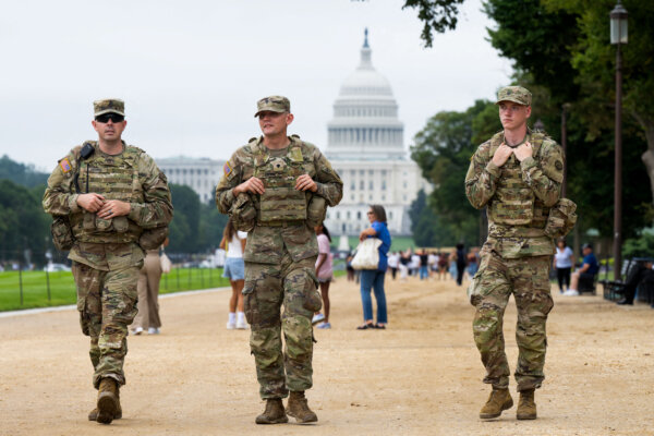 Trump Says He’ll Patrol Washington With Police, National Guard Thursday
