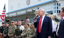 Trump Visits Police, National Guard in DC, Thanks Officers