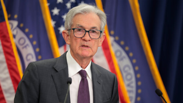 Fed’s Powell Signals Possible Rate Cut; Texas Senate to Vote on Redistricting Bill