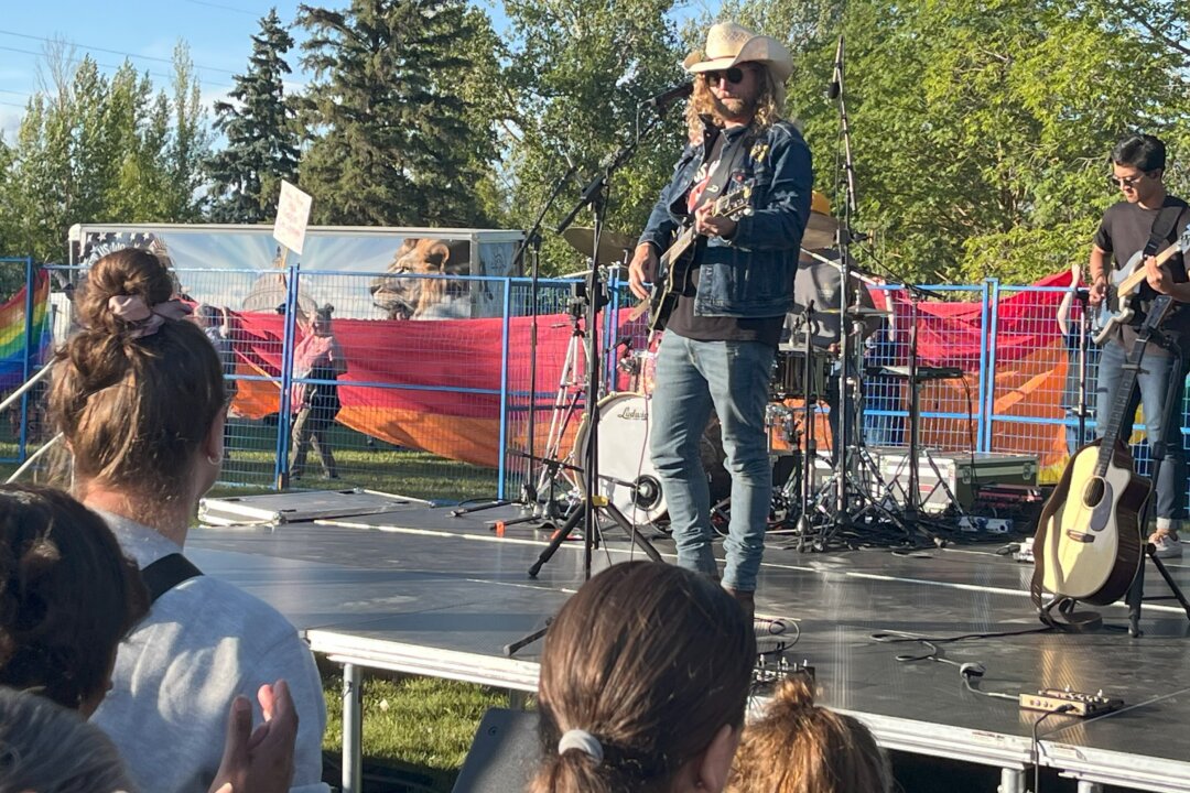 US Christian Musician Holds Event at First Canadian Public Venue to Grant Permit