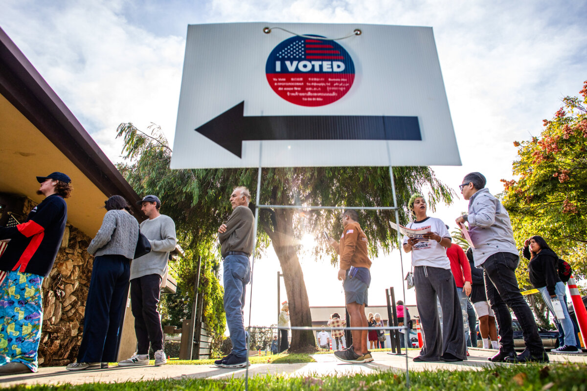 People stand in line to vote at the Joslyn Park vote center in Santa Monica, Calif., on Nov. 5, 2024. (Apu Gomes/Getty Images)