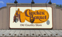 Cracker Barrel to Return to Its Old Logo
