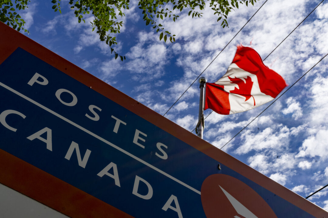 Canada Post, Union Negotiations Stall Amid $407M Loss