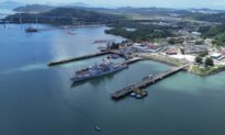US Warships Pass Through Panama Canal Toward Southern Caribbean