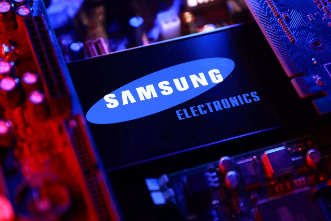 US Government Makes It Harder for Samsung, SK Hynix to Make Chips in China
