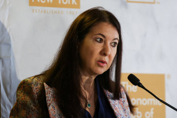 Fed Governor Announces Resignation, Opening Vacancy on Interest Rate-Setting Committee