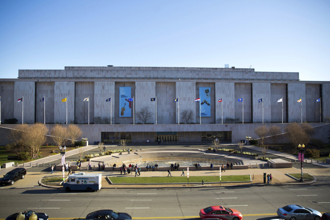 Trump Plans Woke Ideology Review Across Smithsonian, US Museums