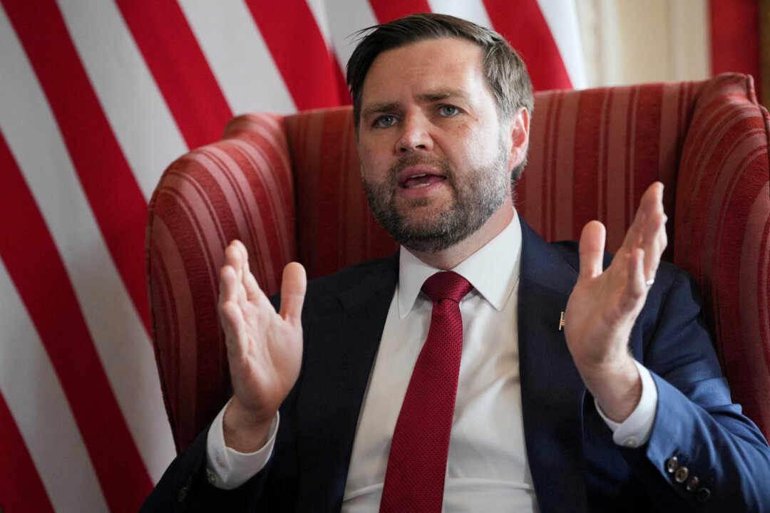 US Vice President Vance Reports Trump Plans Putin-Zelenskyy Talks