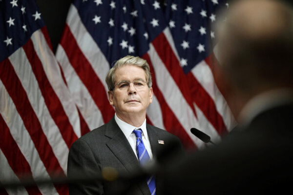 US May Decouple From China If Rare Earths Dispute Persists: Bessent