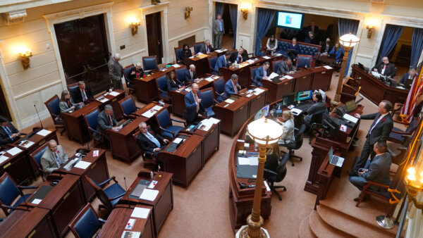 ▶ LIVE NOW: Senate Resumes Voting on Government Funding Bills