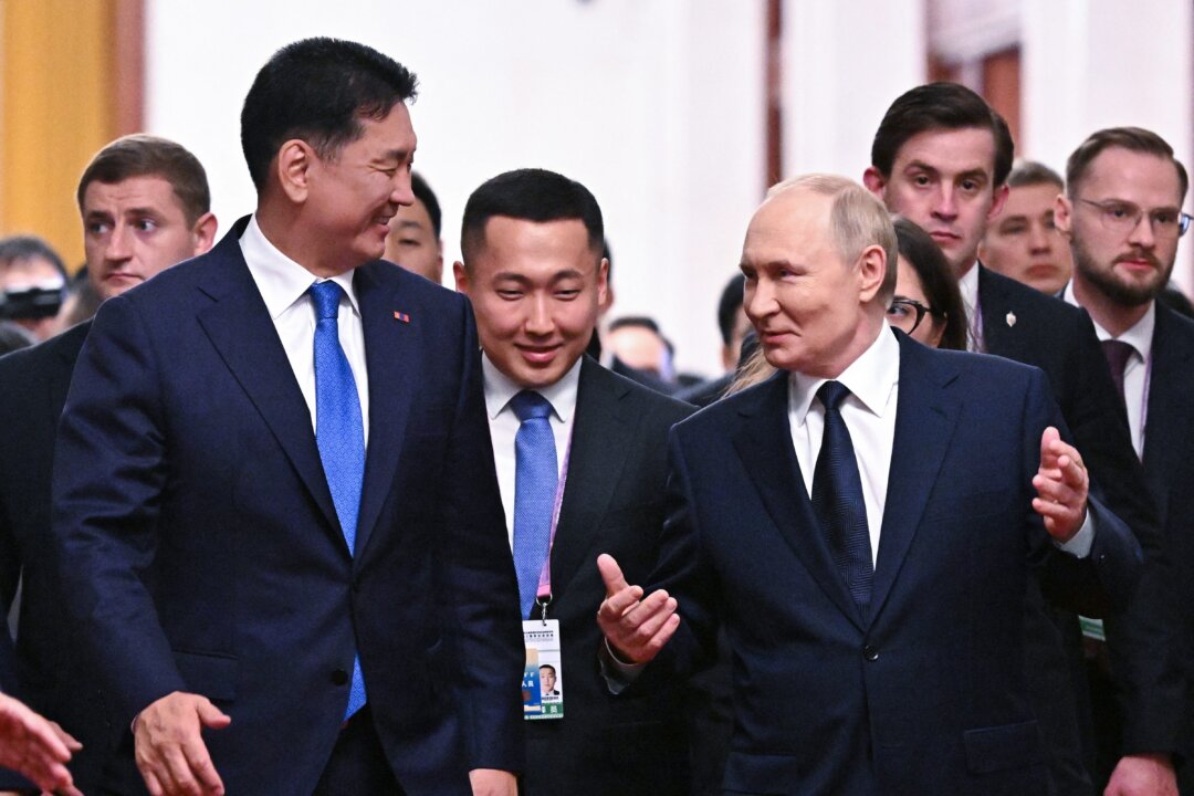 Former Australian Premiers Attend Beijing Military Parade with Global Leaders