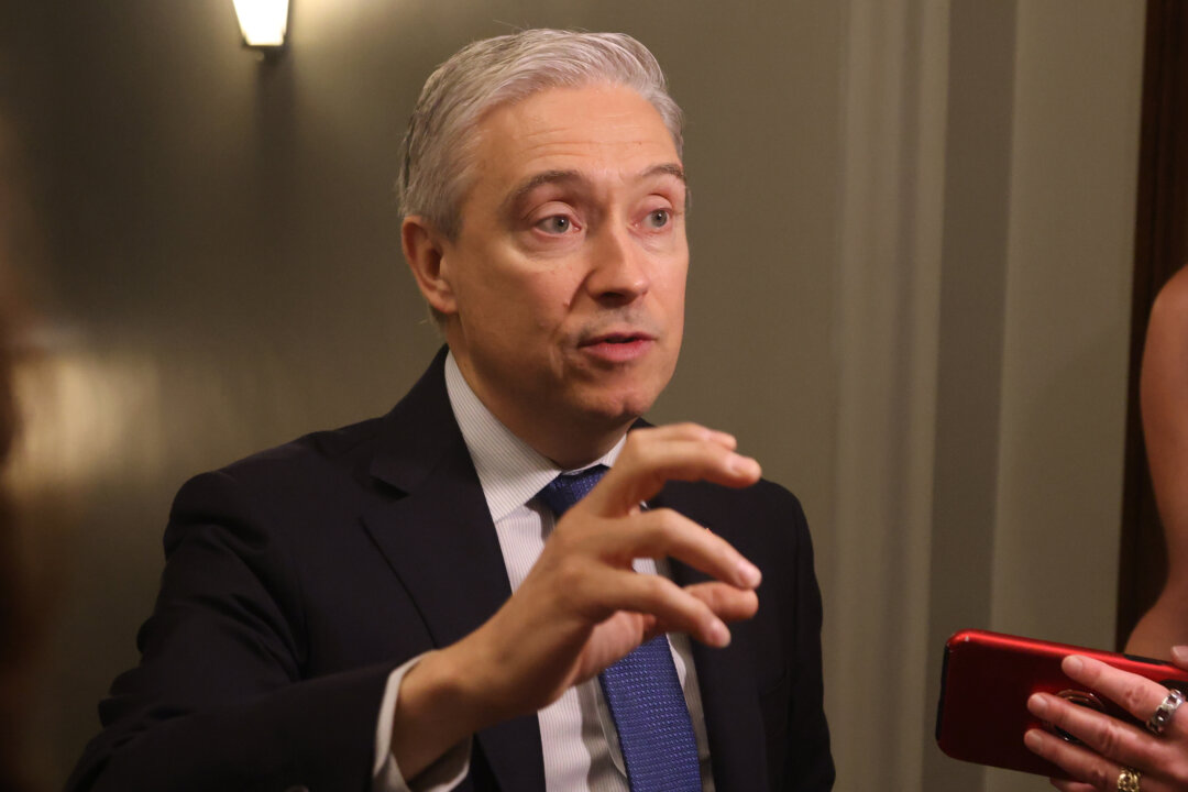 Finance Minister Says CRA Not Meeting Standard With Service Delays, Wants Action