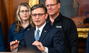 House Speaker, Other Leaders Hold Press Conference on Government Shutdown