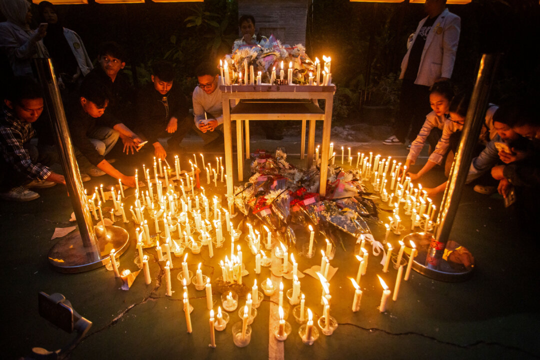 NextImg:Day in Photos: Indonesian Protester Killed, Drought in Iraq, and Grape Harvest