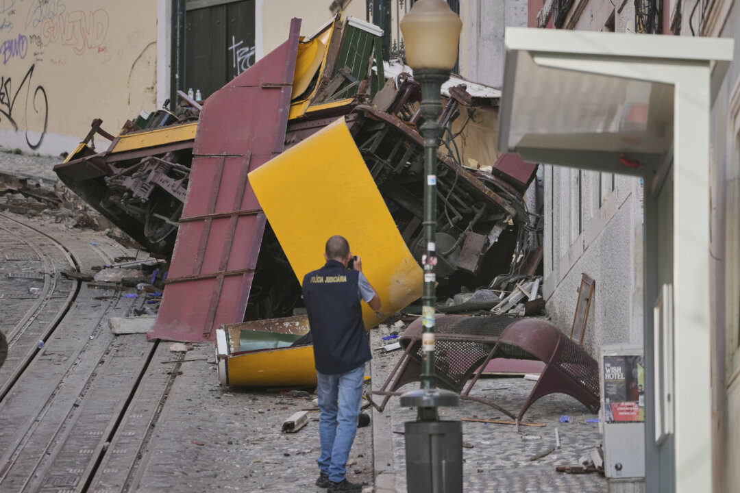 Funicular Crash Kills 16 Injures 21 Lisbon, Two Canadians Missing